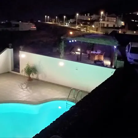 木屋 Under The Volcano In Playa Blanca 普拉亚布兰卡