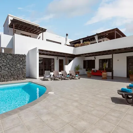 木屋 Under The Volcano In Playa Blanca