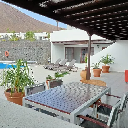 Chalet Under The Volcano In Playa Blanca